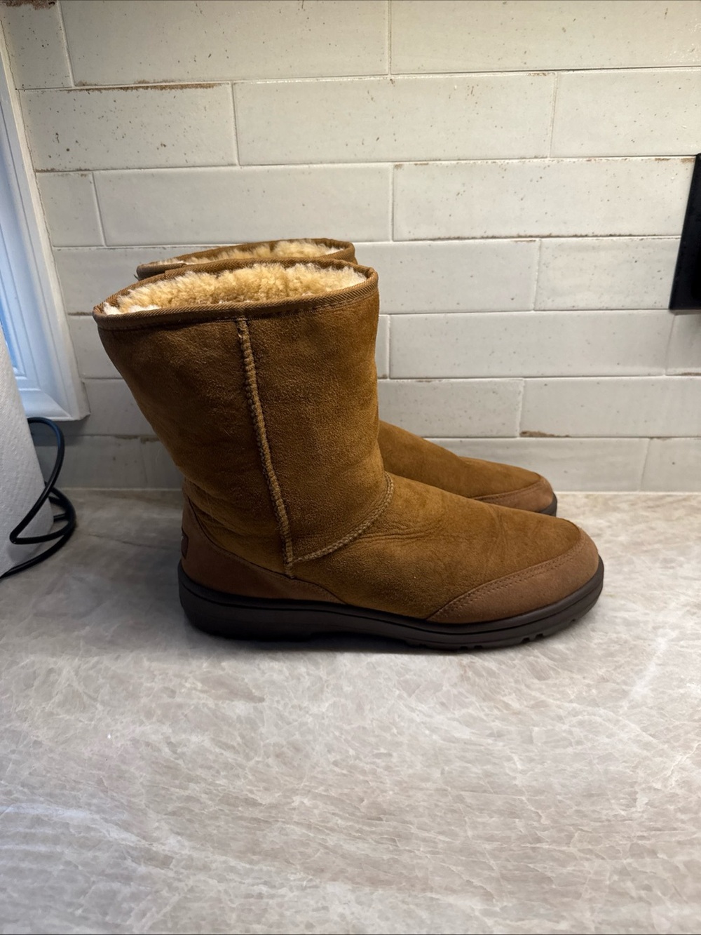 UGG Men's Boots size 11 style 5220 sheepskin made in New Zealand